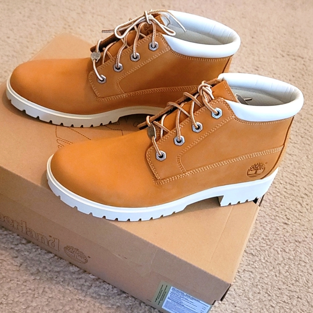 Brand New 8.5 Timberland Boot (Never Worn)
